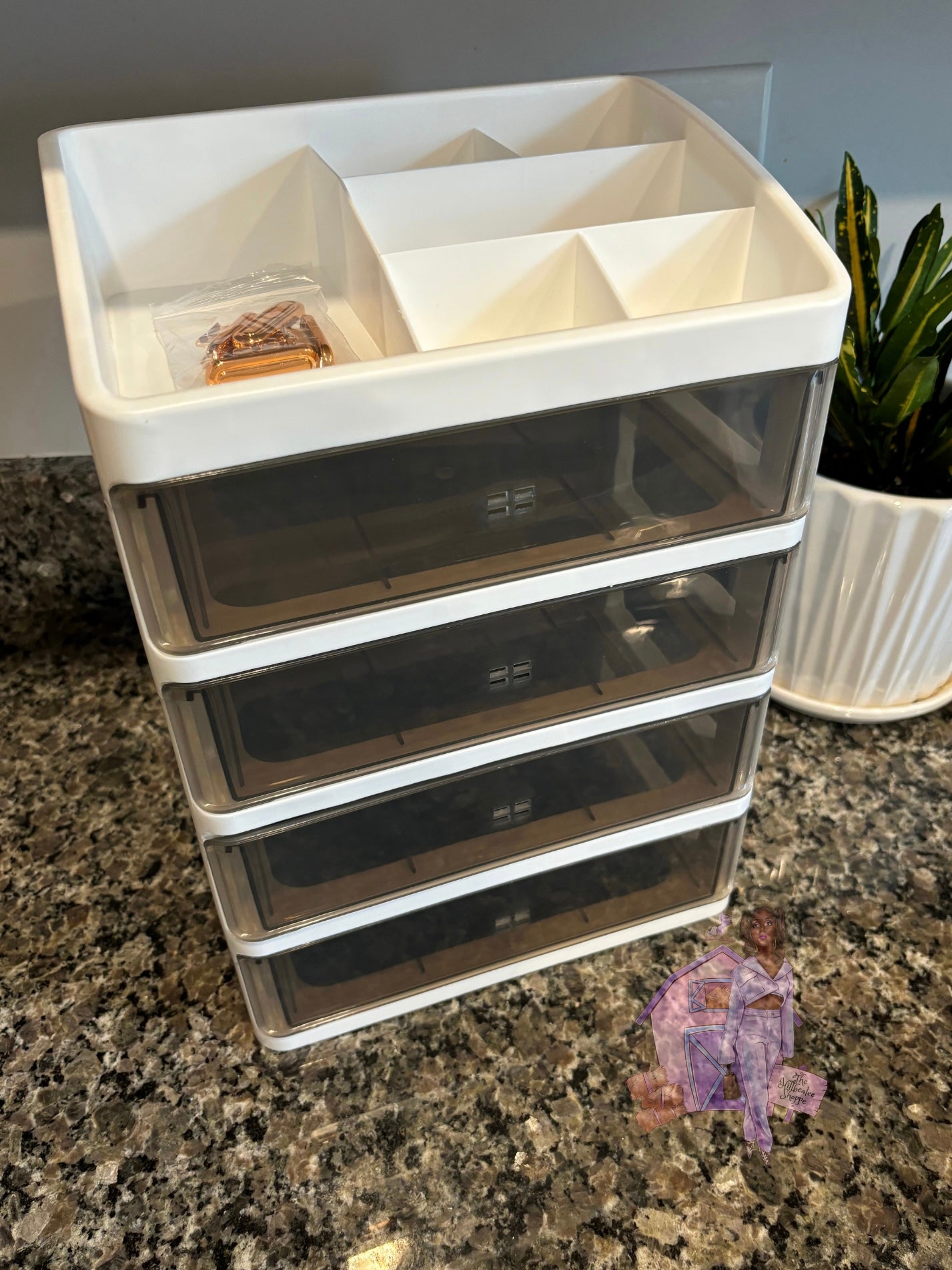 COSMETIC ORGANIZER