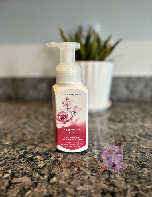 BATH & BODY WORK ROSE WATER & IVY HANDSOAP